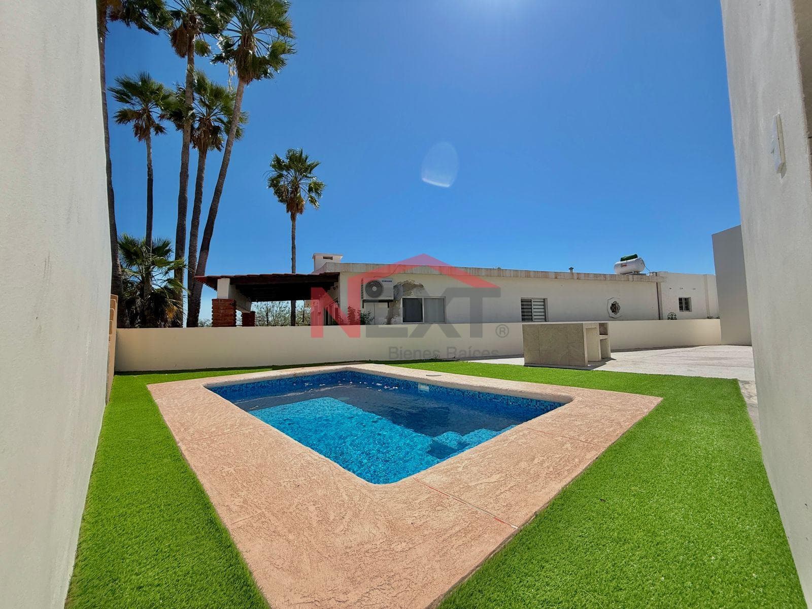 HOUSE FOR SALE IN COUNTRY CLUB, SAN CARLOS.