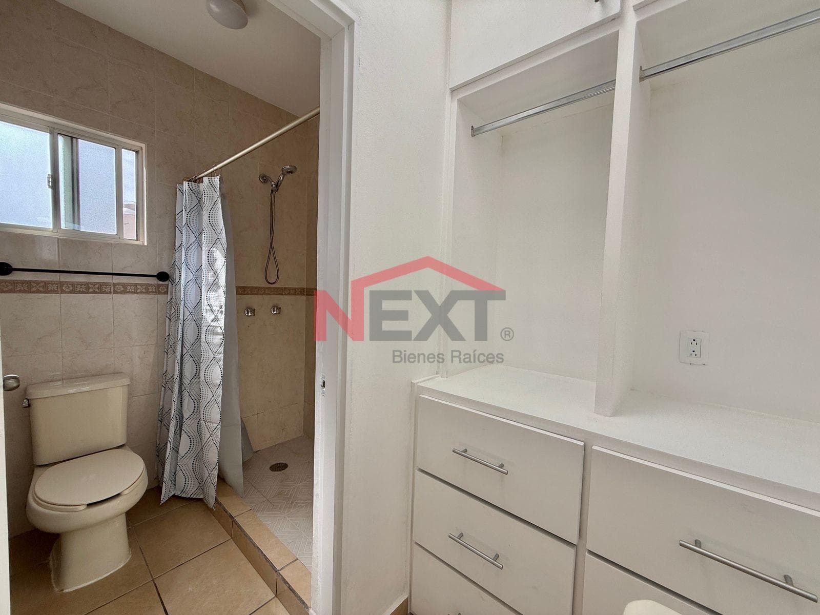 Centrally Located One-Story House in San Carlos