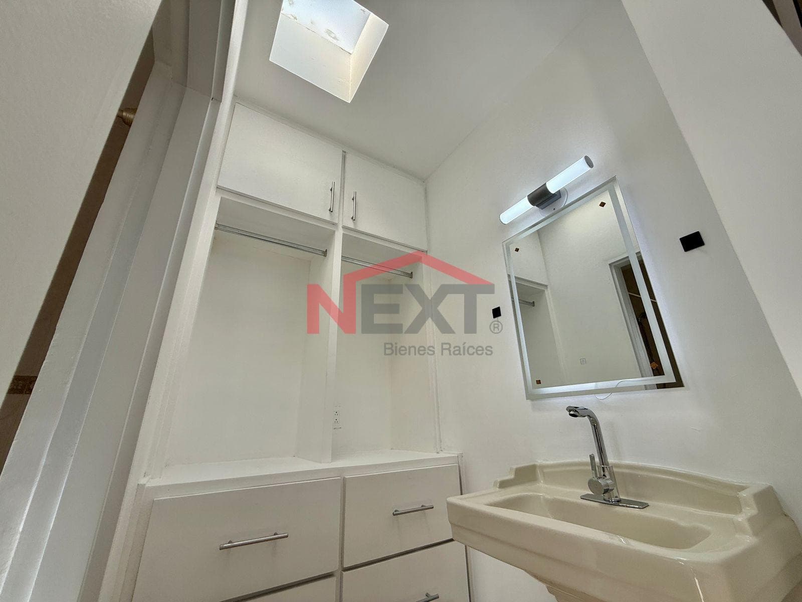 Centrally Located One-Story House in San Carlos