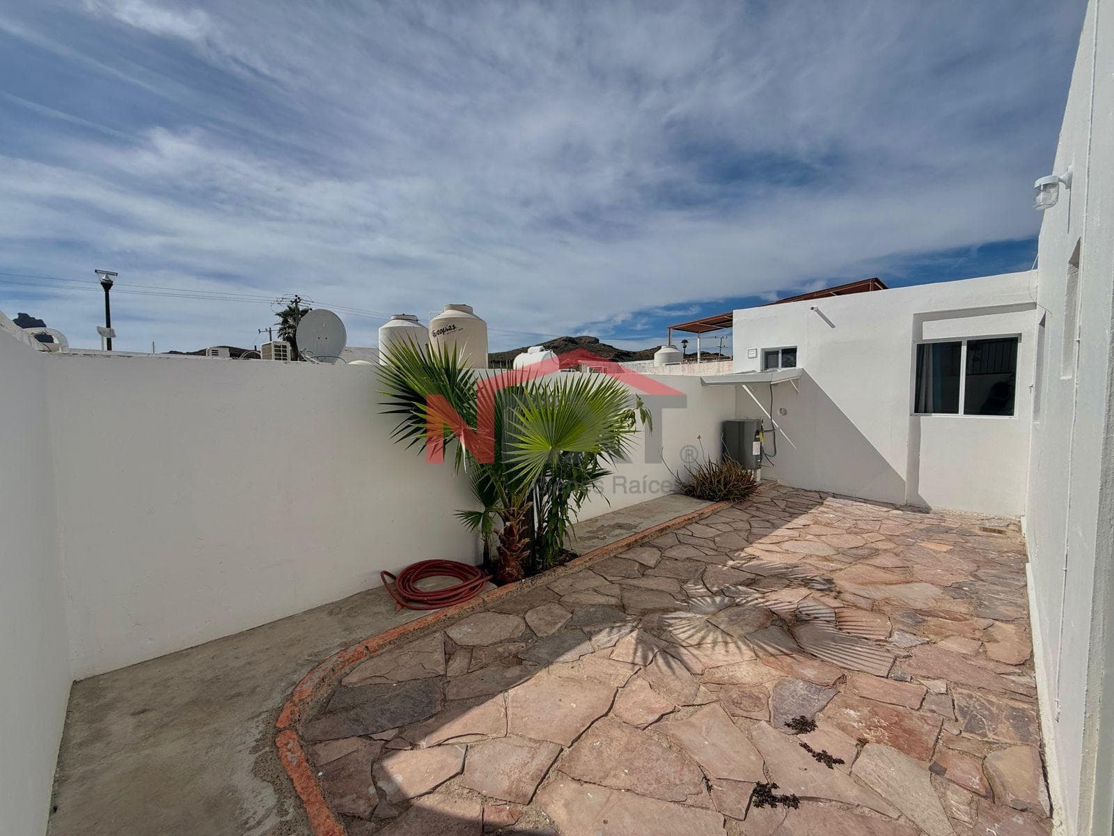 Centrally Located One-Story House in San Carlos