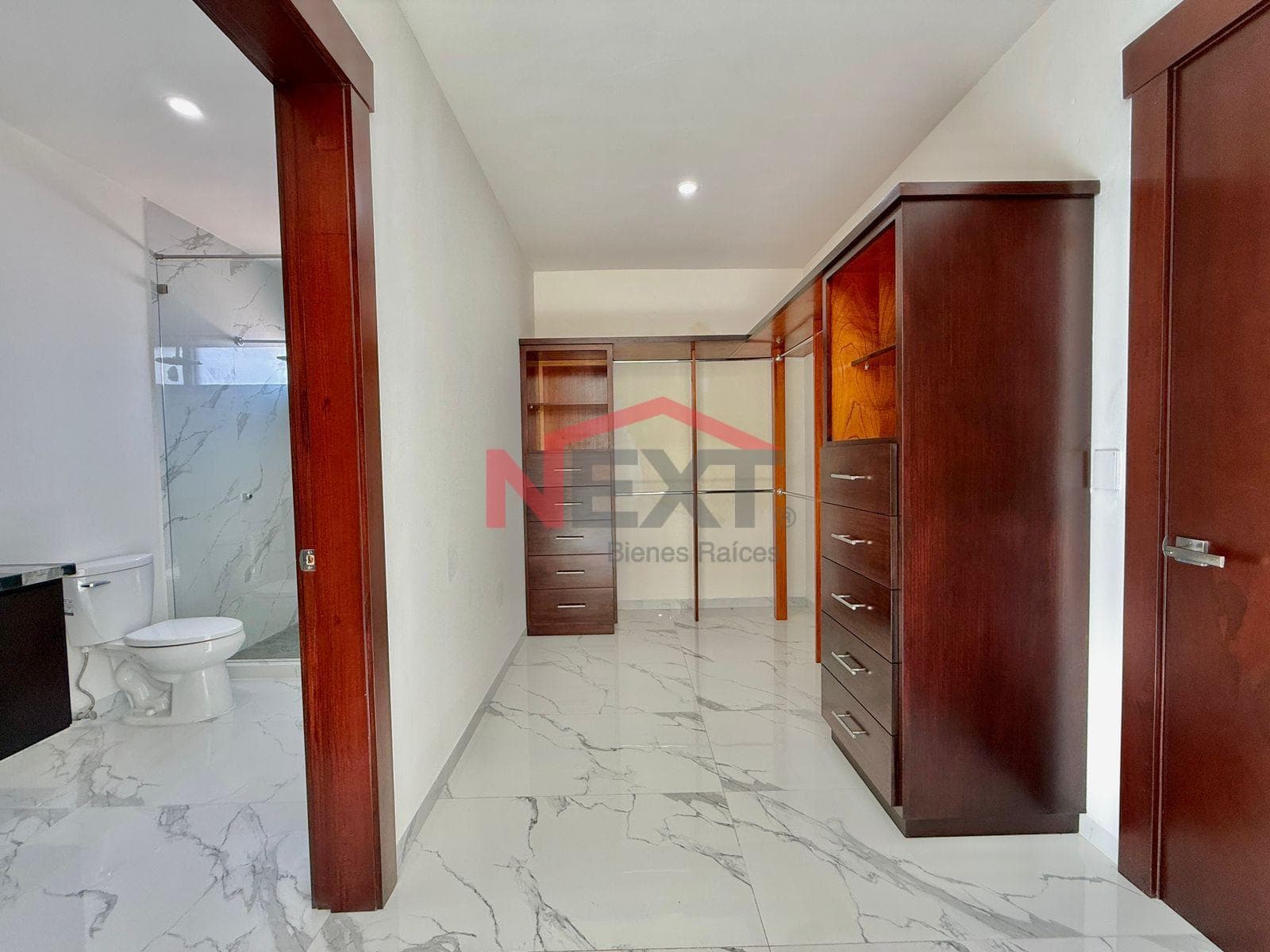 New House Near the Beach with a Pool, Panoramic Terraces, and High-Quality Finishes.