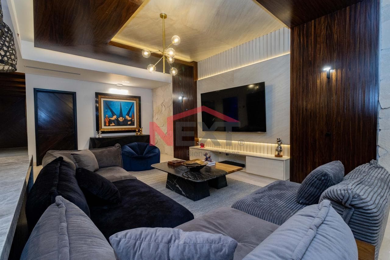 Architectural Residence in a Premium Neighborhood of San Carlos
