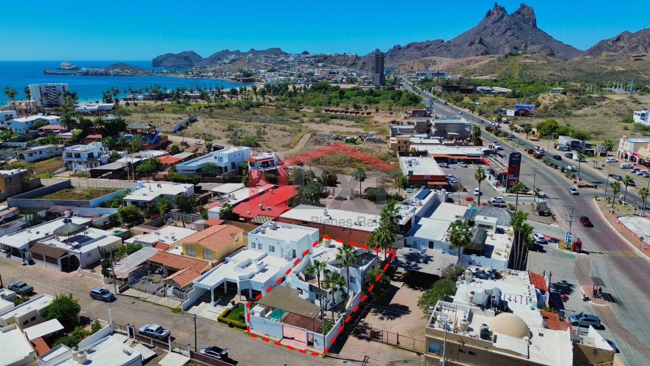 Multi-Family Property with a Pool and a Separate Apartment.