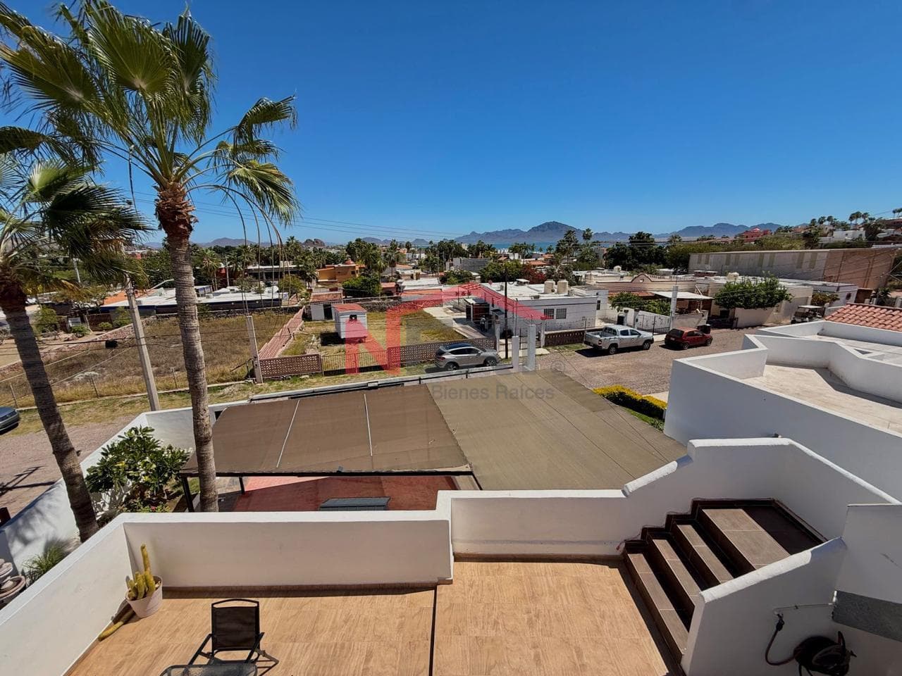 Multi-Family Property with a Pool and a Separate Apartment.