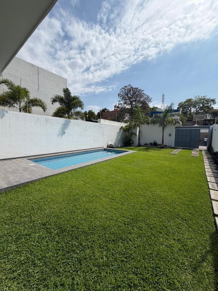 Single-story house for sale in the Brisas de Cuernavaca neighborhood in Temixco, Morelos; 24/7 security