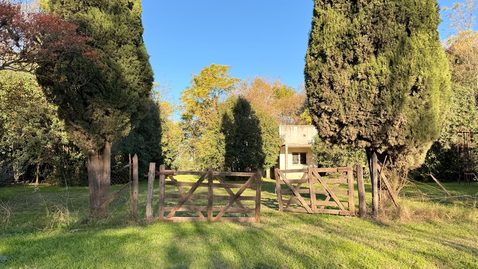 If you dream of living in the countryside, this might be the place for you! Zapiola