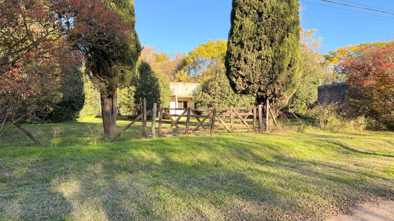 If you dream of living in the countryside, this might be the place for you! Zapiola