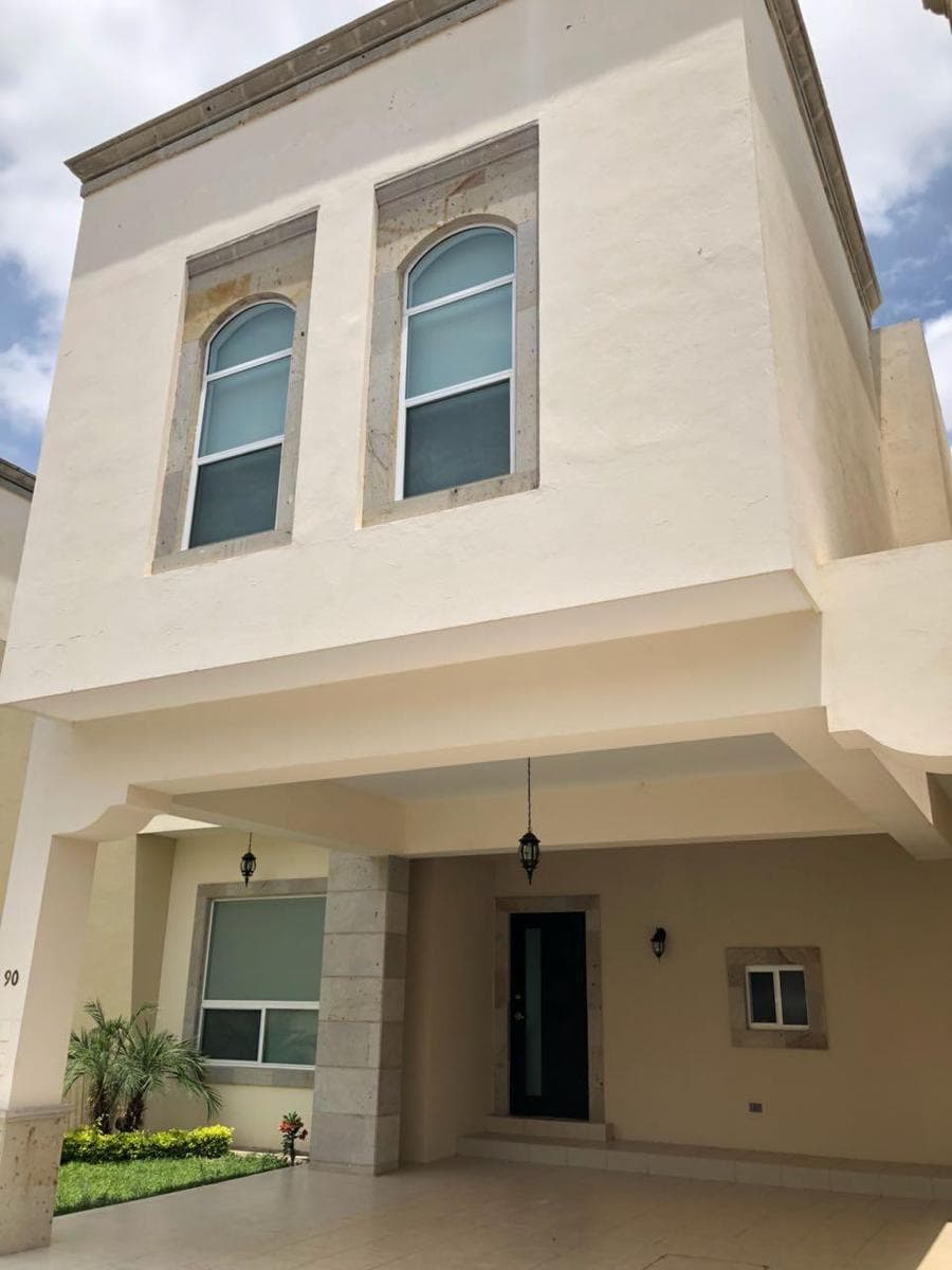 House for Sale in Villa Alta, Senderos, North of Torreón