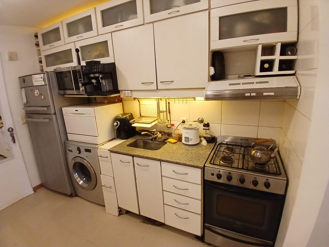 For Sale: Studio apartment suitable for professionals with a balcony in Villa Crespo
