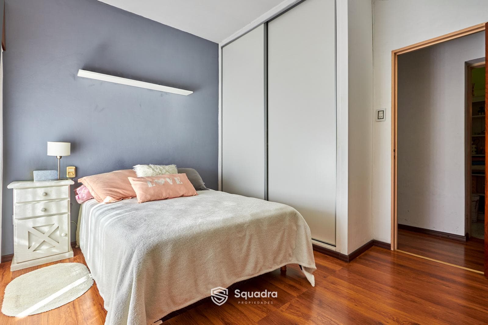 FOR SALE - Three-bedroom house with a garage, a backyard with a pool, and a barbecue area - Arroyito neighborhood, Rosario.