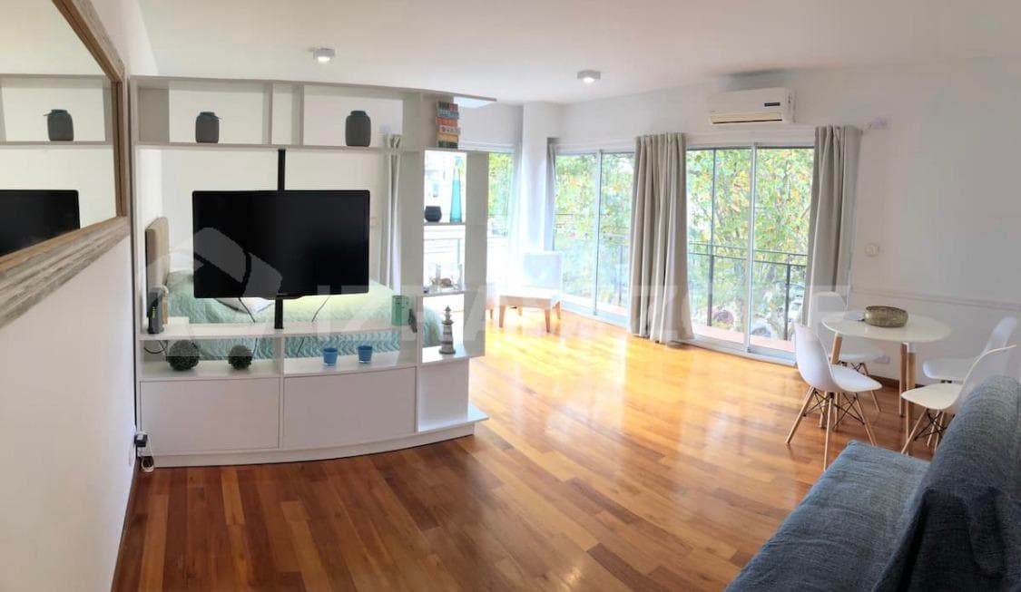 Annual/Semiannual Rental: Furnished Studio Apartment, 50 m², with Parking Space - Downtown Martinez
