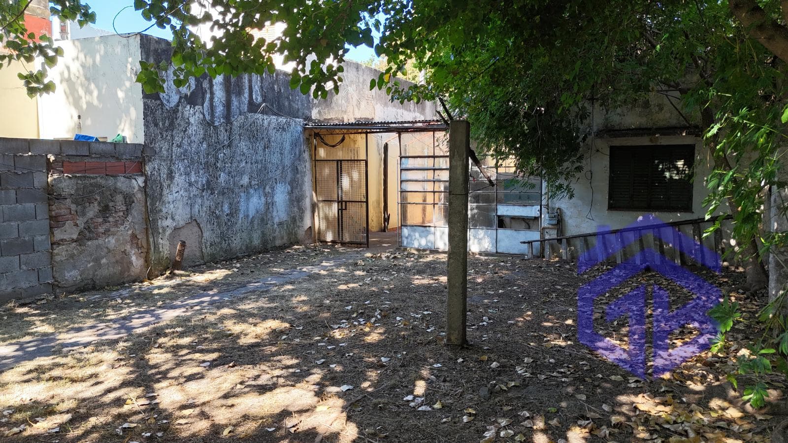 FOR SALE: LOT IN VILLA LURO, USAB 2