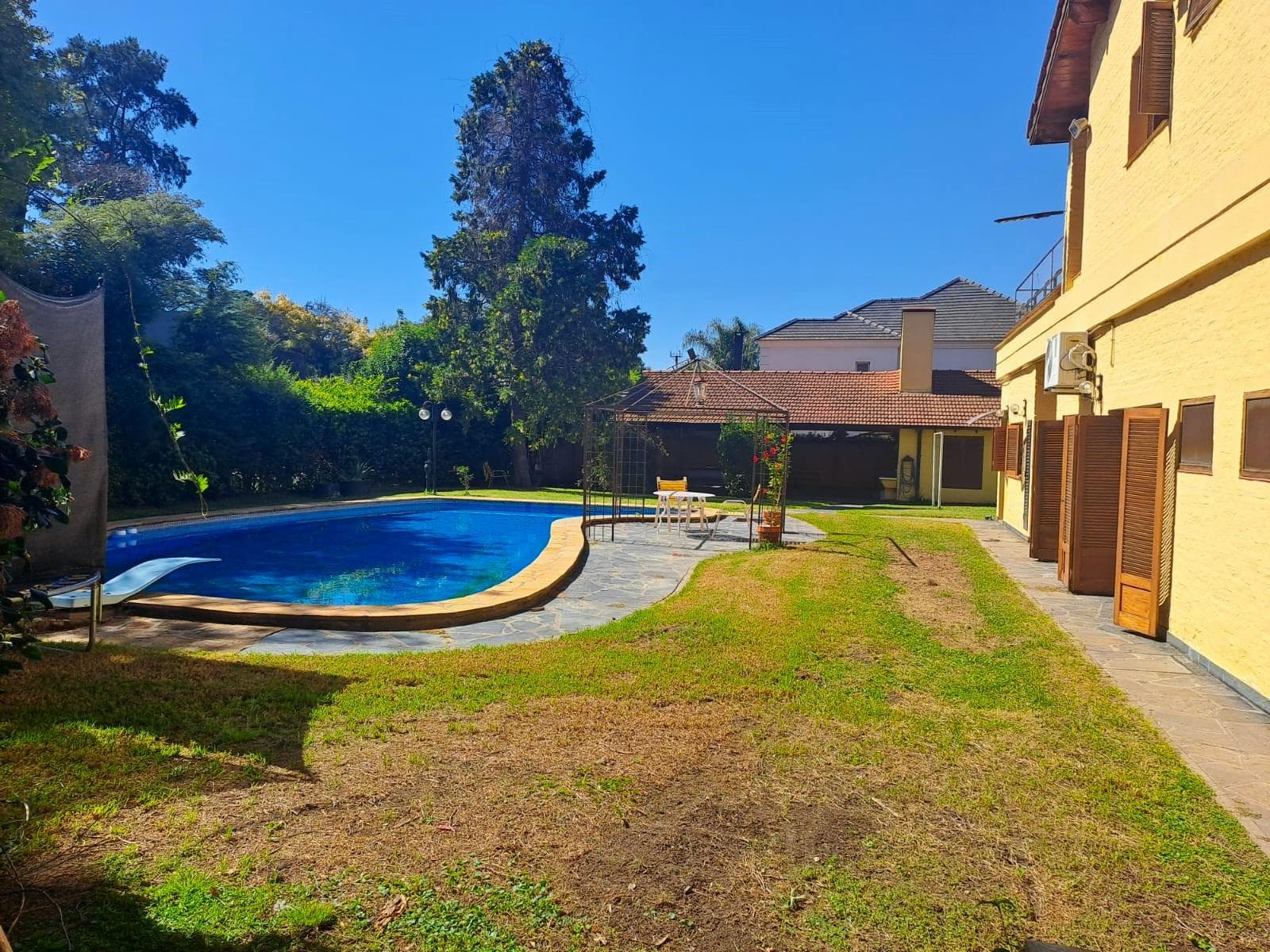 Venta gran Casa en Mapuche, dos lotes frente al Golf