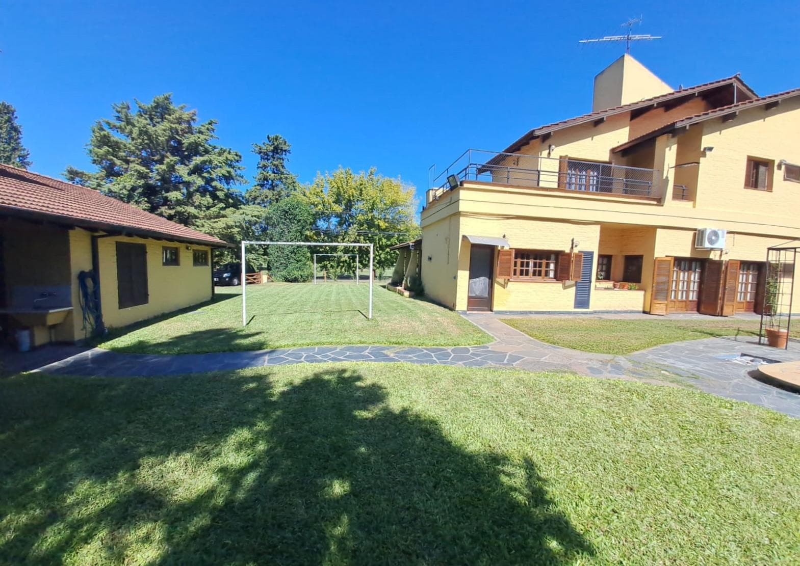 Venta gran Casa en Mapuche, dos lotes frente al Golf