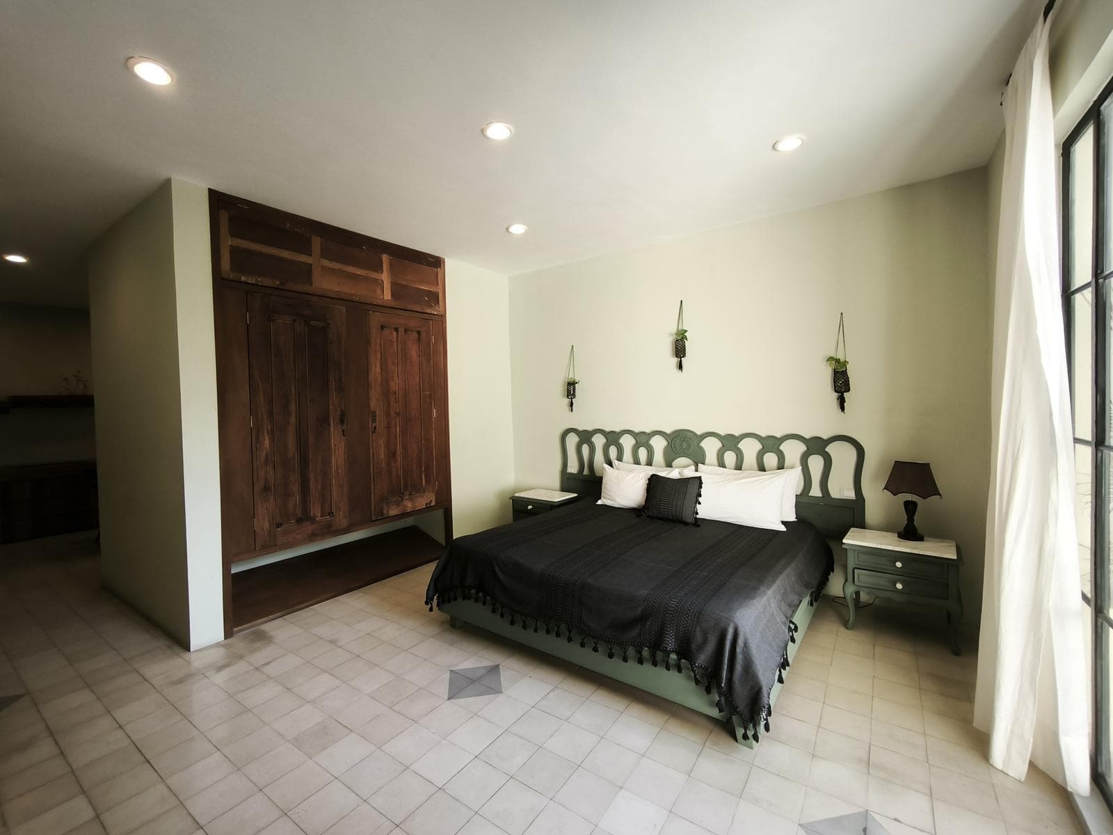 Colonial-style apartment, 1 bedroom with a private terrace and jacuzzi, available for long-term rent