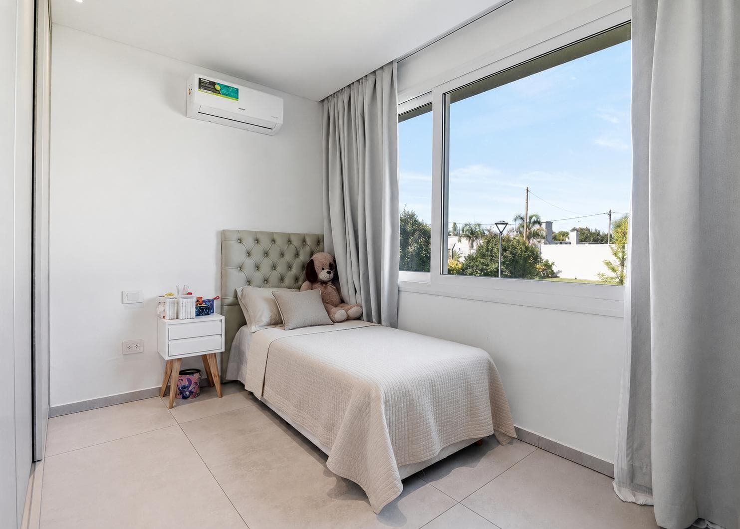8-room house for sale in Chivilcoy