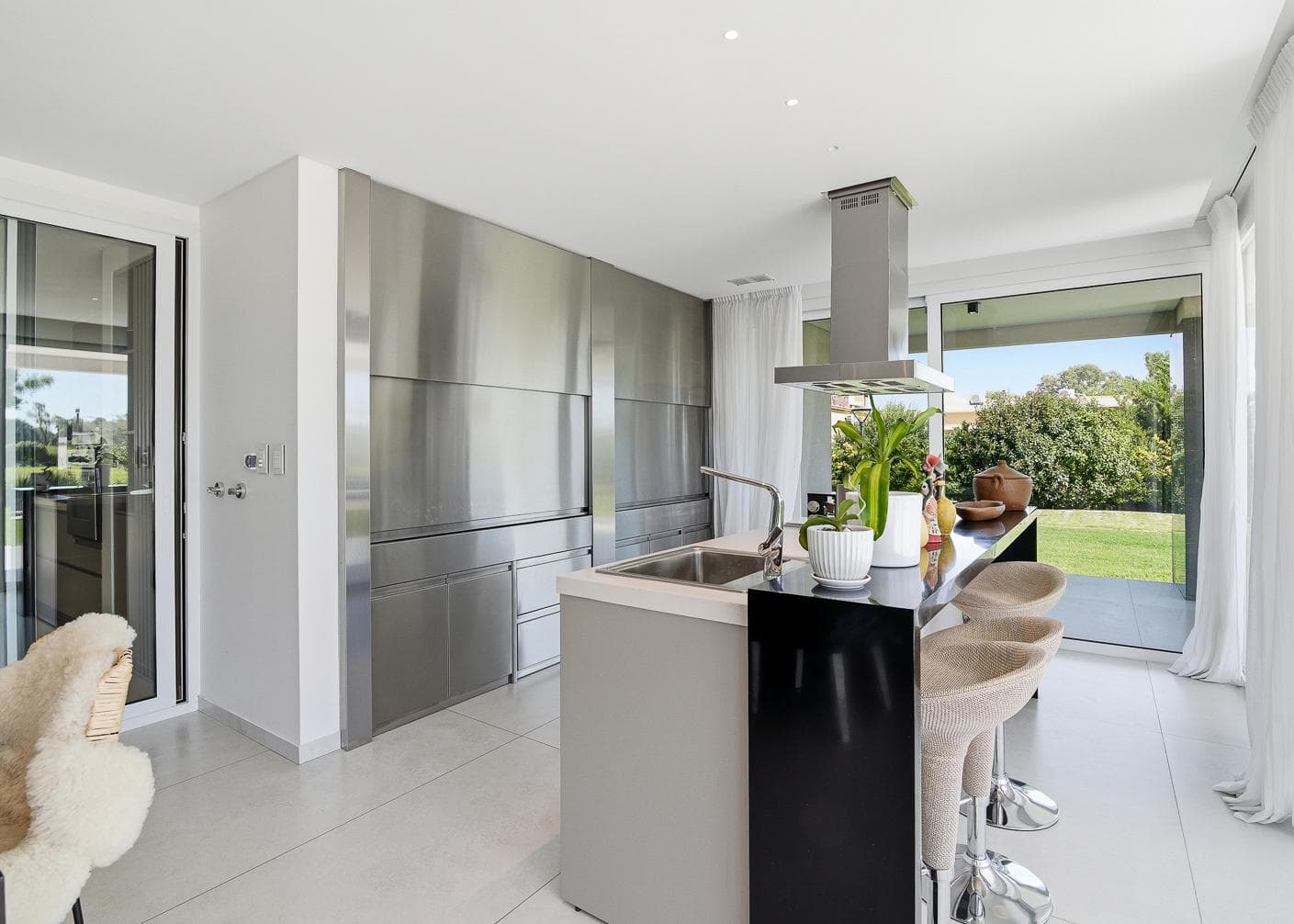 8-room house for sale in Chivilcoy