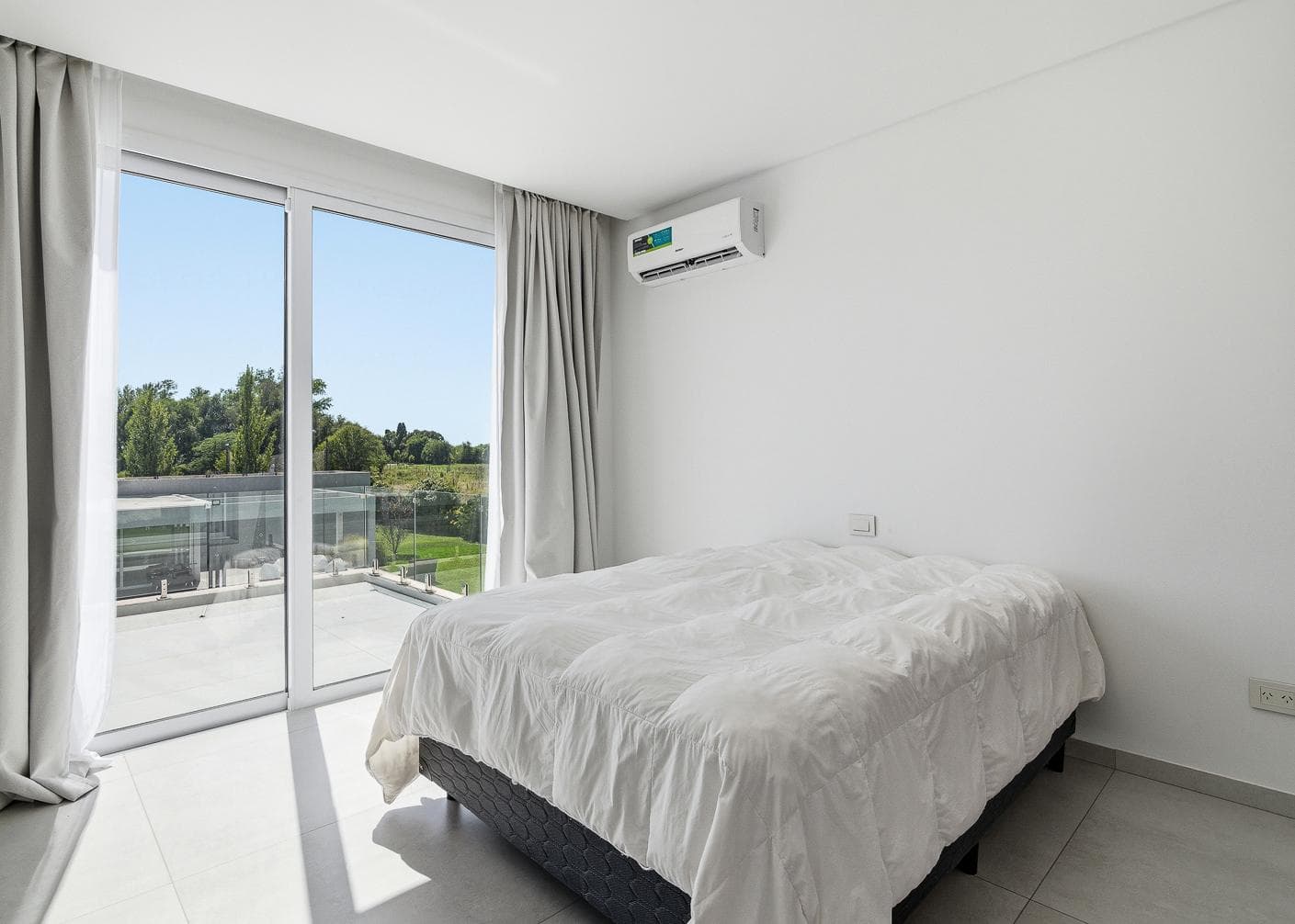 8-room house for sale in Chivilcoy