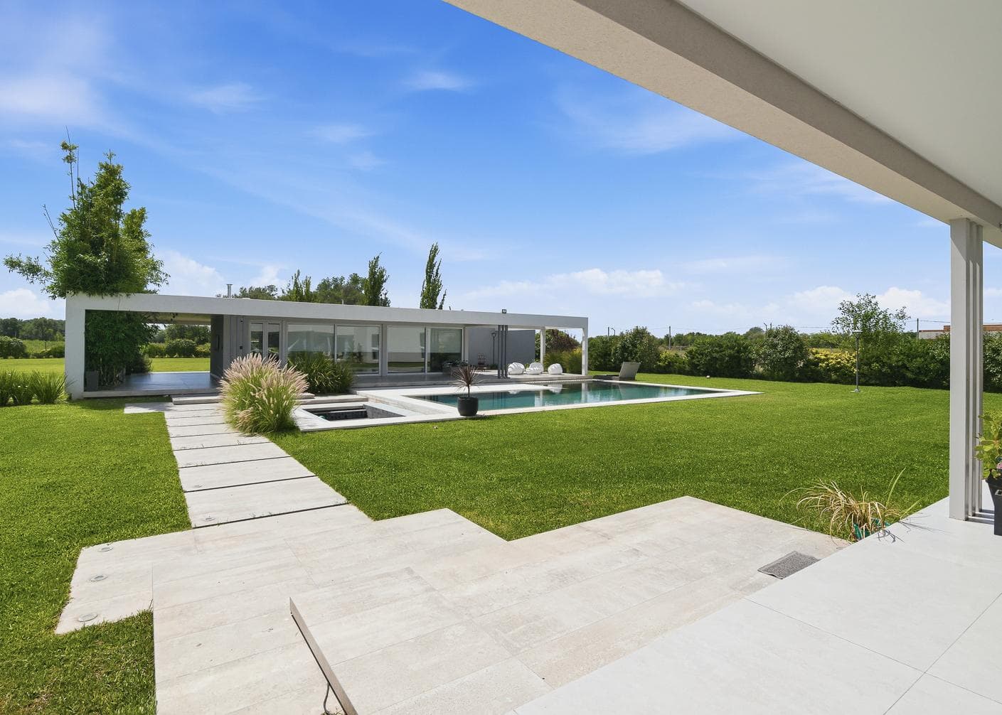8-room house for sale in Chivilcoy