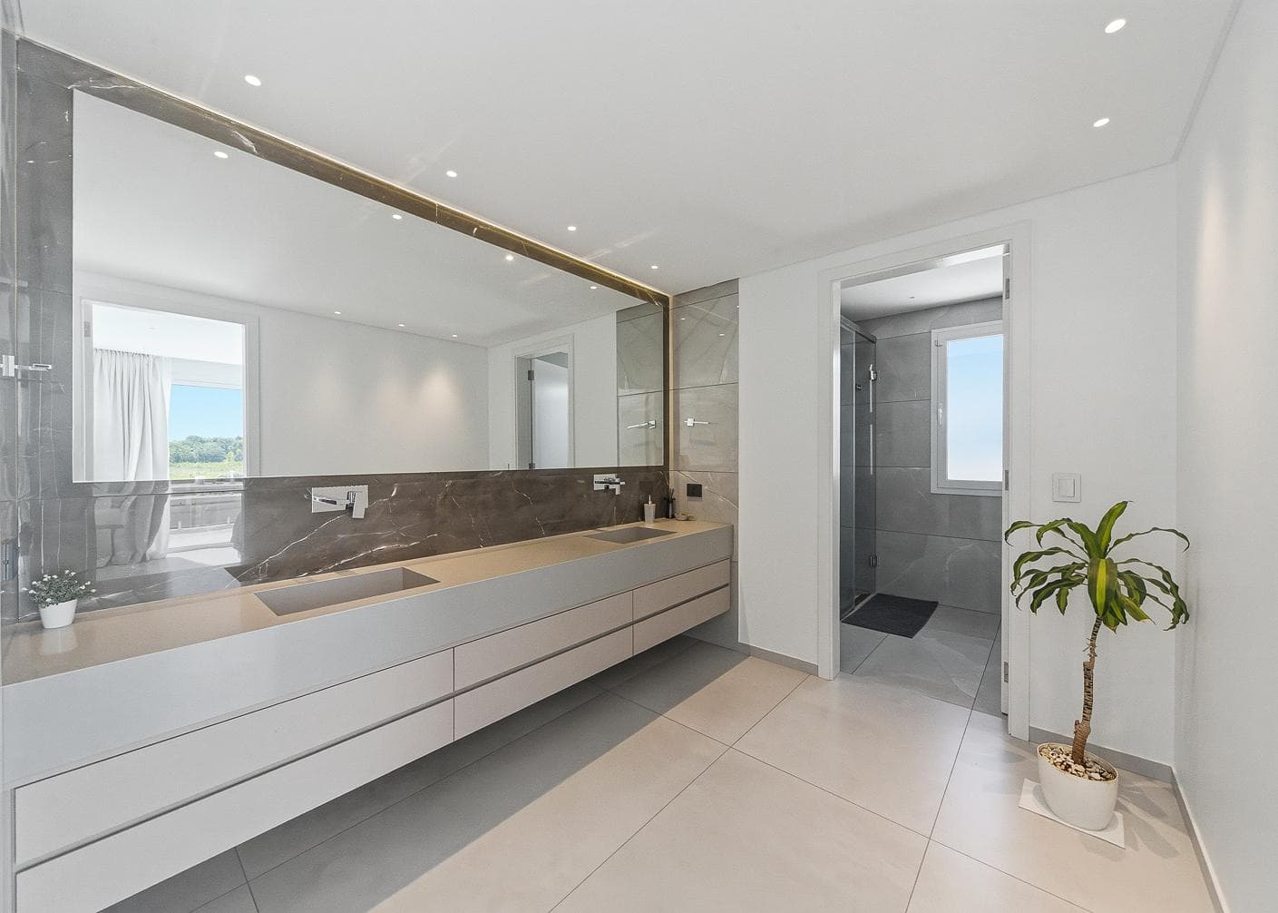 8-room house for sale in Chivilcoy
