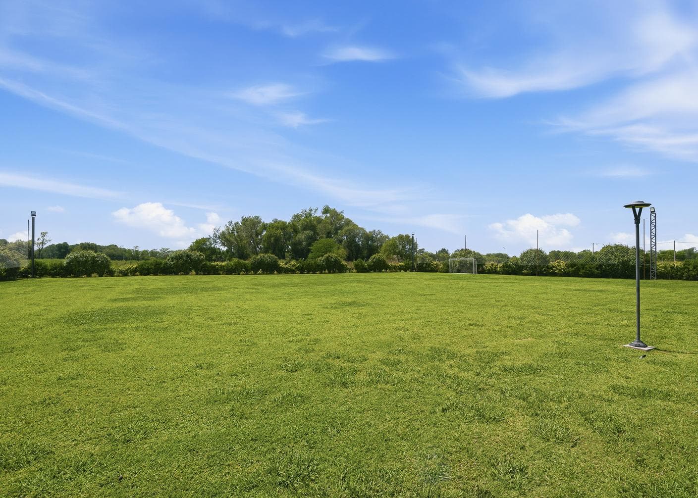 8-room house for sale in Chivilcoy