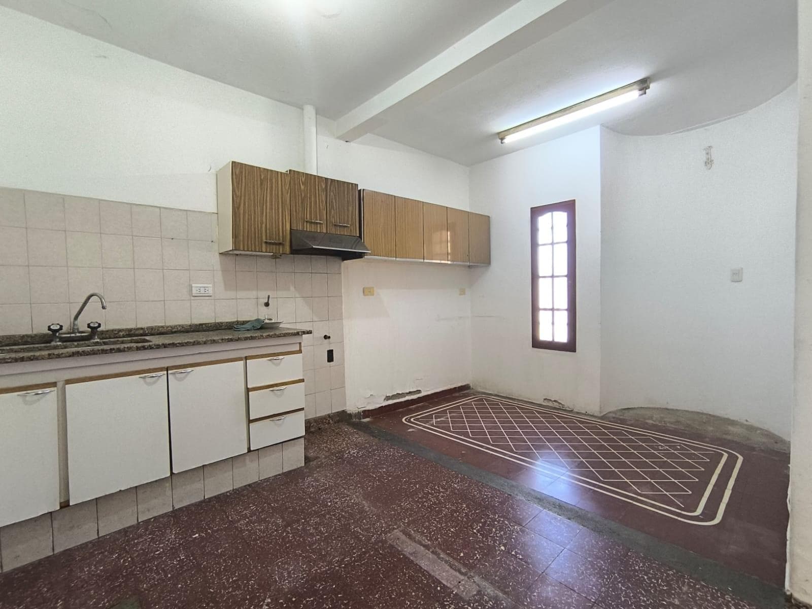 House for sale in Alta Córdoba: three bedrooms, storage room