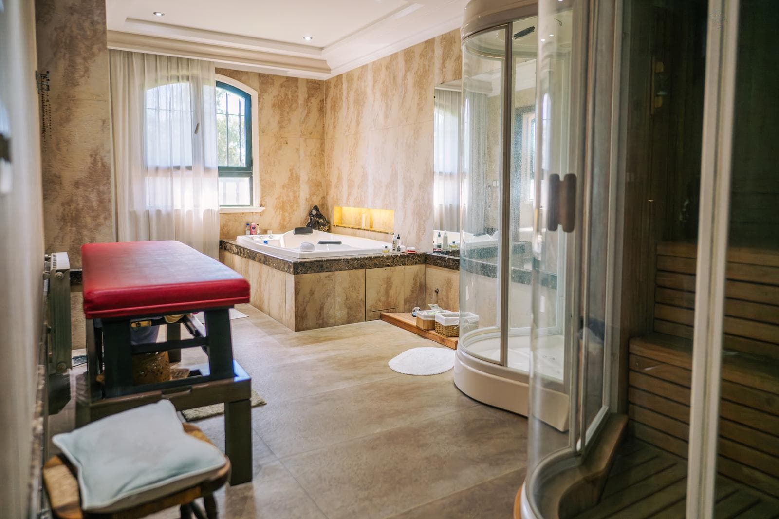950-square-meter home for sale in Olivos