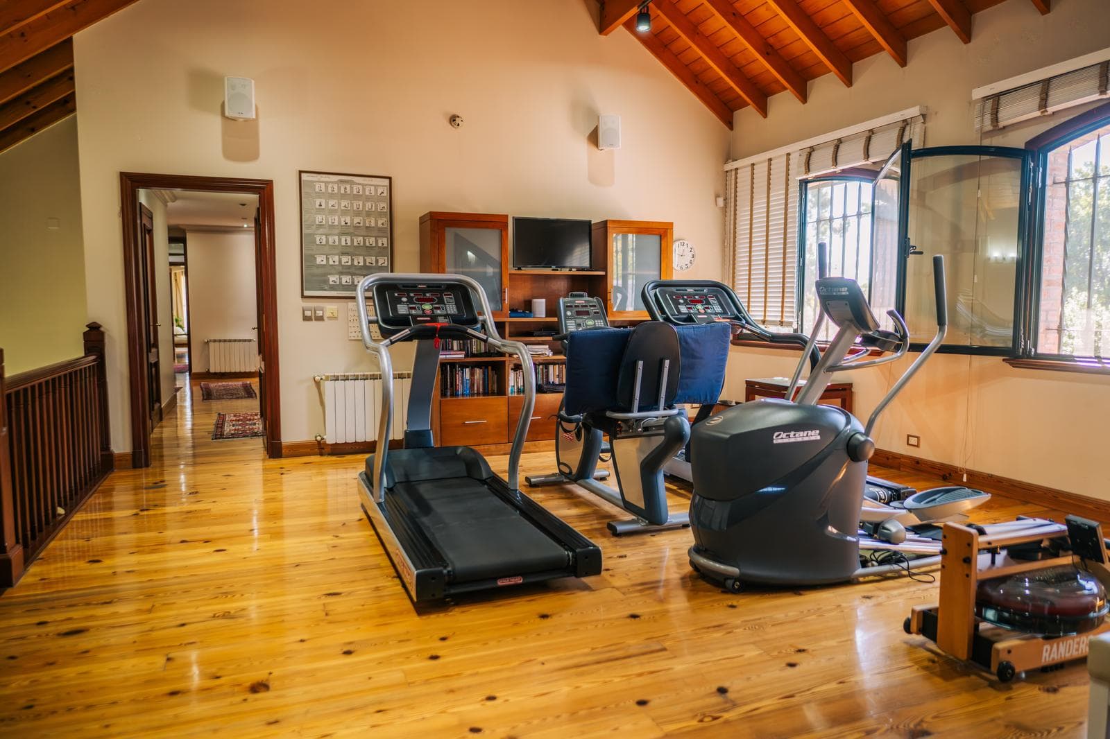 950-square-meter home for sale in Olivos