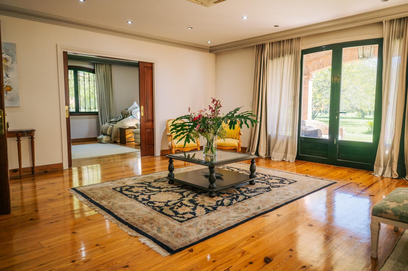 950-square-meter home for sale in Olivos