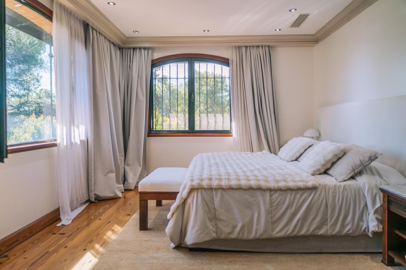 950-square-meter home for sale in Olivos
