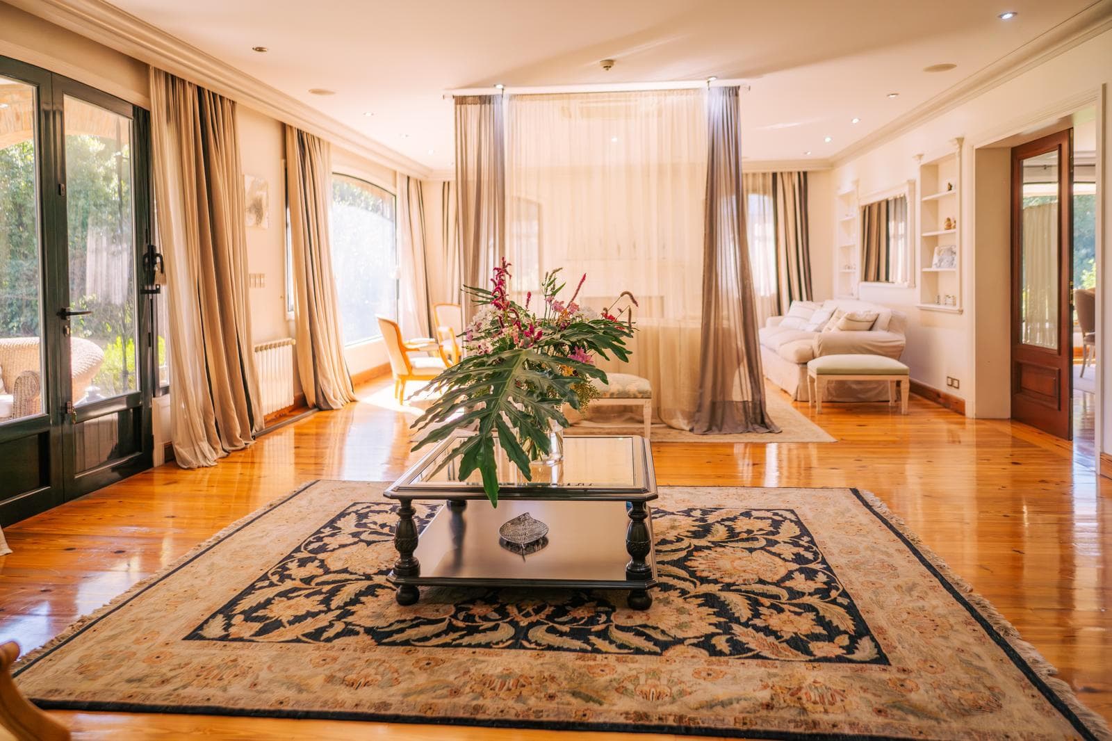 950-square-meter home for sale in Olivos