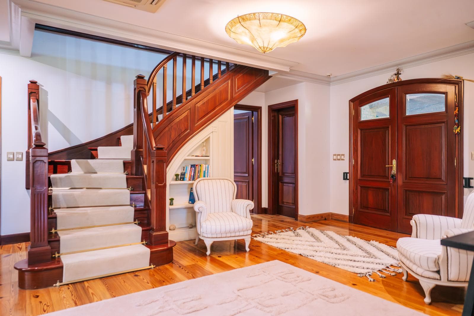 950-square-meter home for sale in Olivos