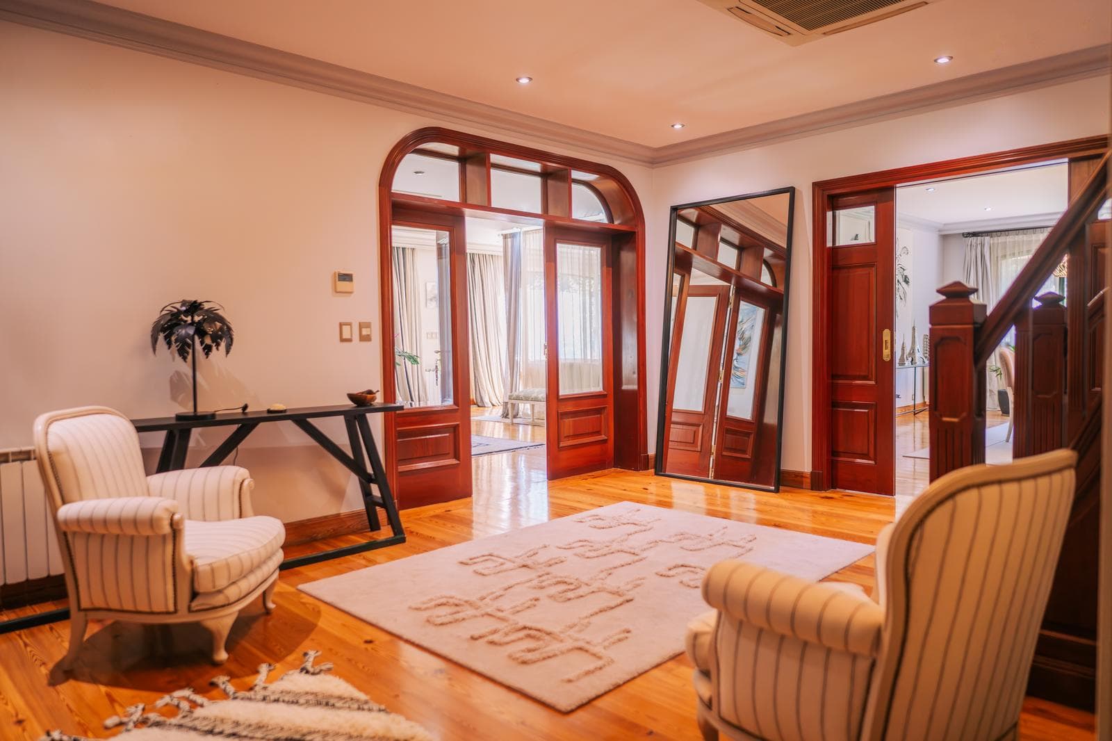 950-square-meter home for sale in Olivos