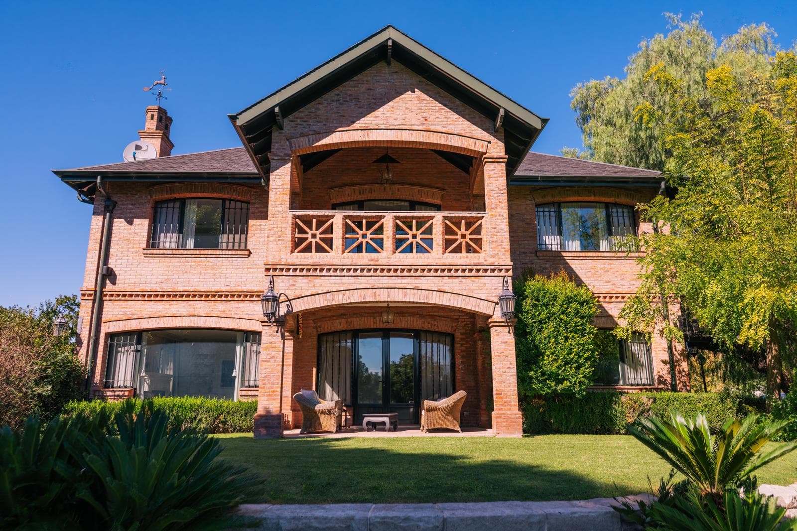 950-square-meter home for sale in Olivos