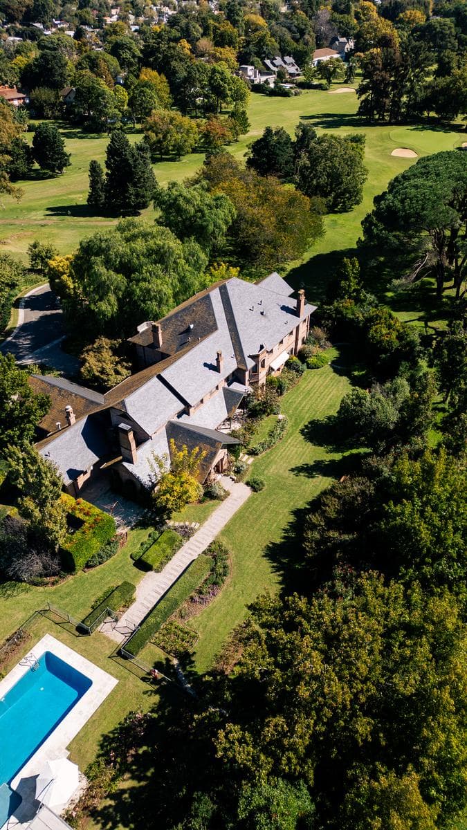 950-square-meter home for sale in Olivos