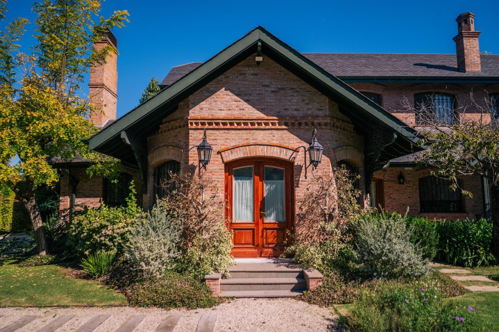 950-square-meter home for sale in Olivos