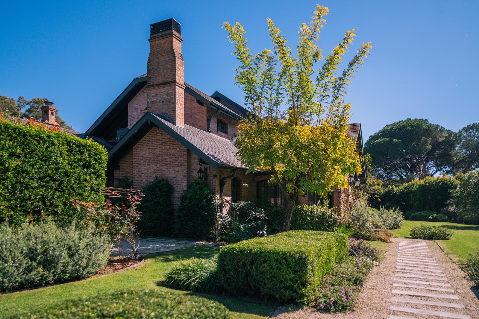 950-square-meter home for sale in Olivos