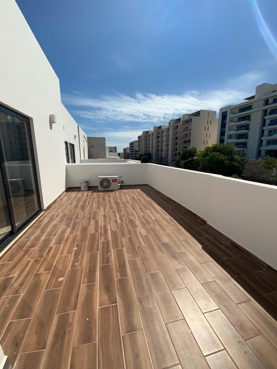 CASA EN RENTA RESIDENCIAL AQUA AV HUAYACAN