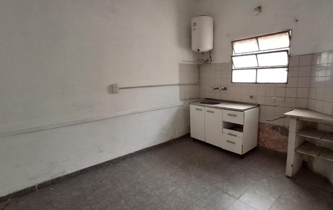 House for sale in need of renovation, 2 bedrooms, Ludueña neighborhood, Rosario