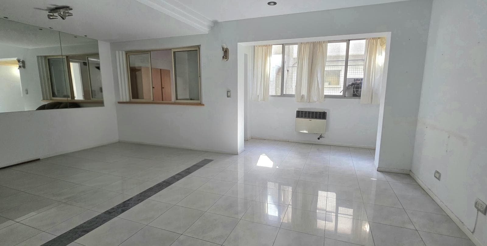 62 Olivera Ave.: 3-room apartment, facing the street, balcony, terrace