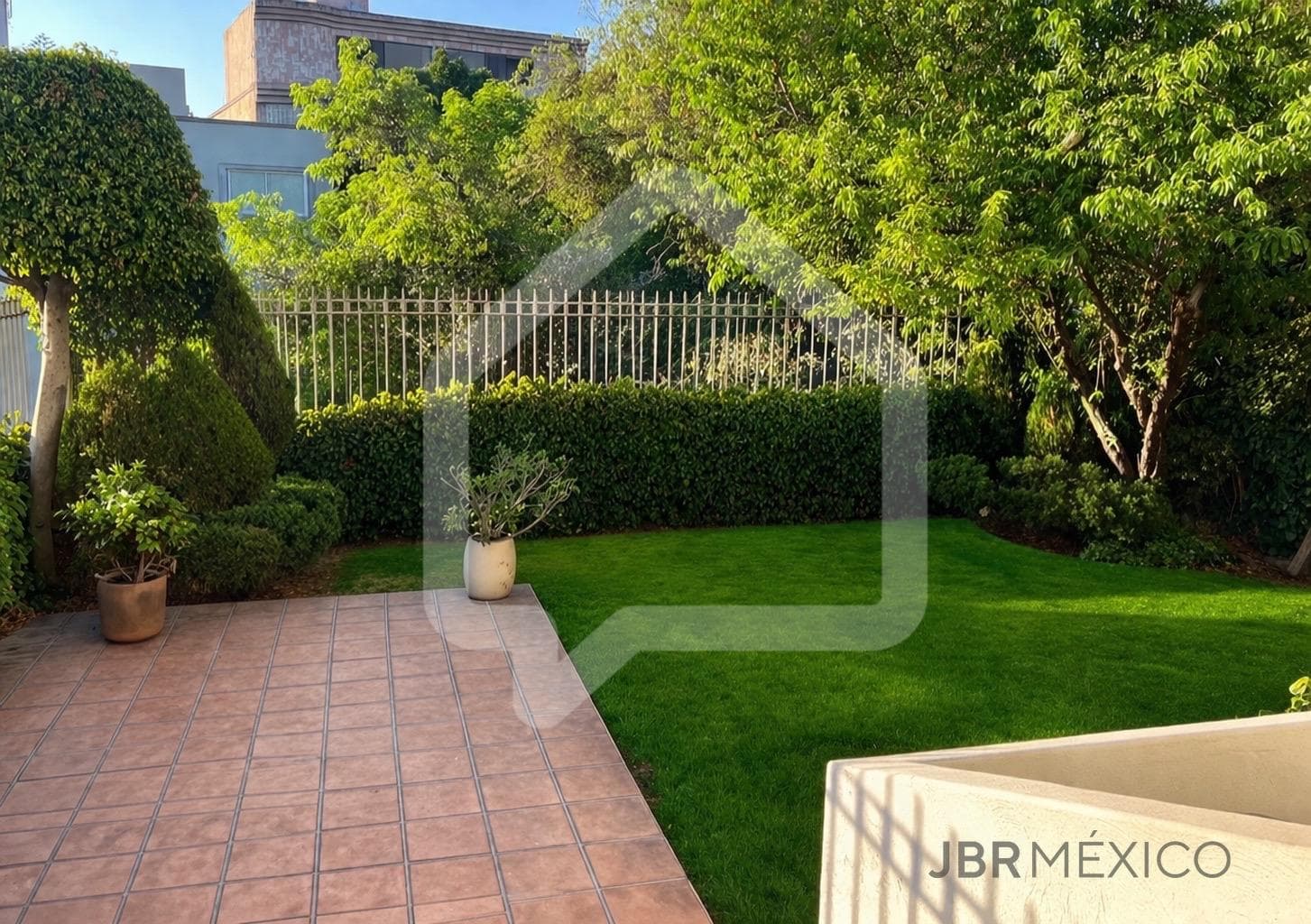 House in a condominium complex in Lomas de Tecamachalco