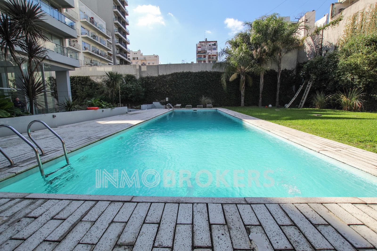 Studio Apartment for Sale in Monserrat with a garage, balcony, amenities, and plenty of natural light!