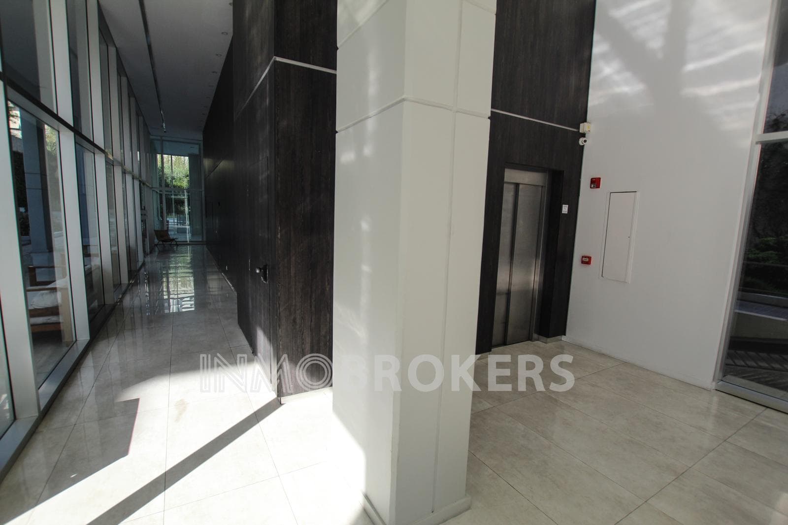 Studio Apartment for Sale in Monserrat with a garage, balcony, amenities, and plenty of natural light!