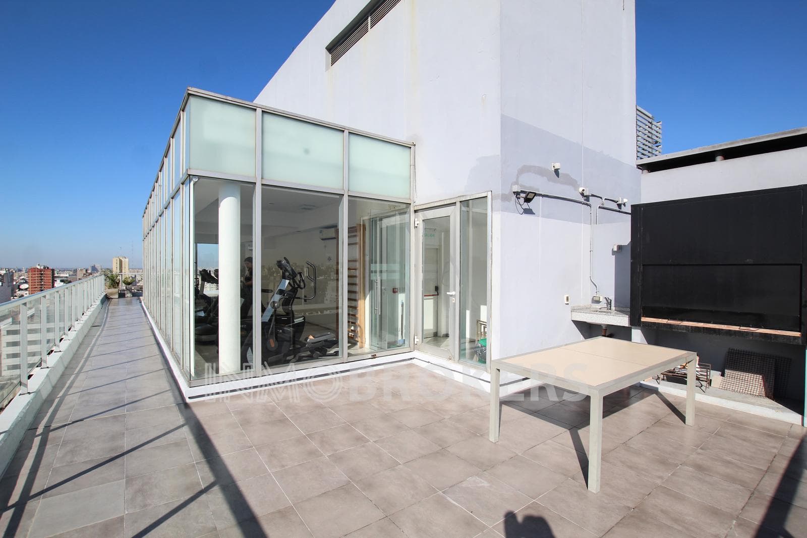 Studio Apartment for Sale in Monserrat with a garage, balcony, amenities, and plenty of natural light!