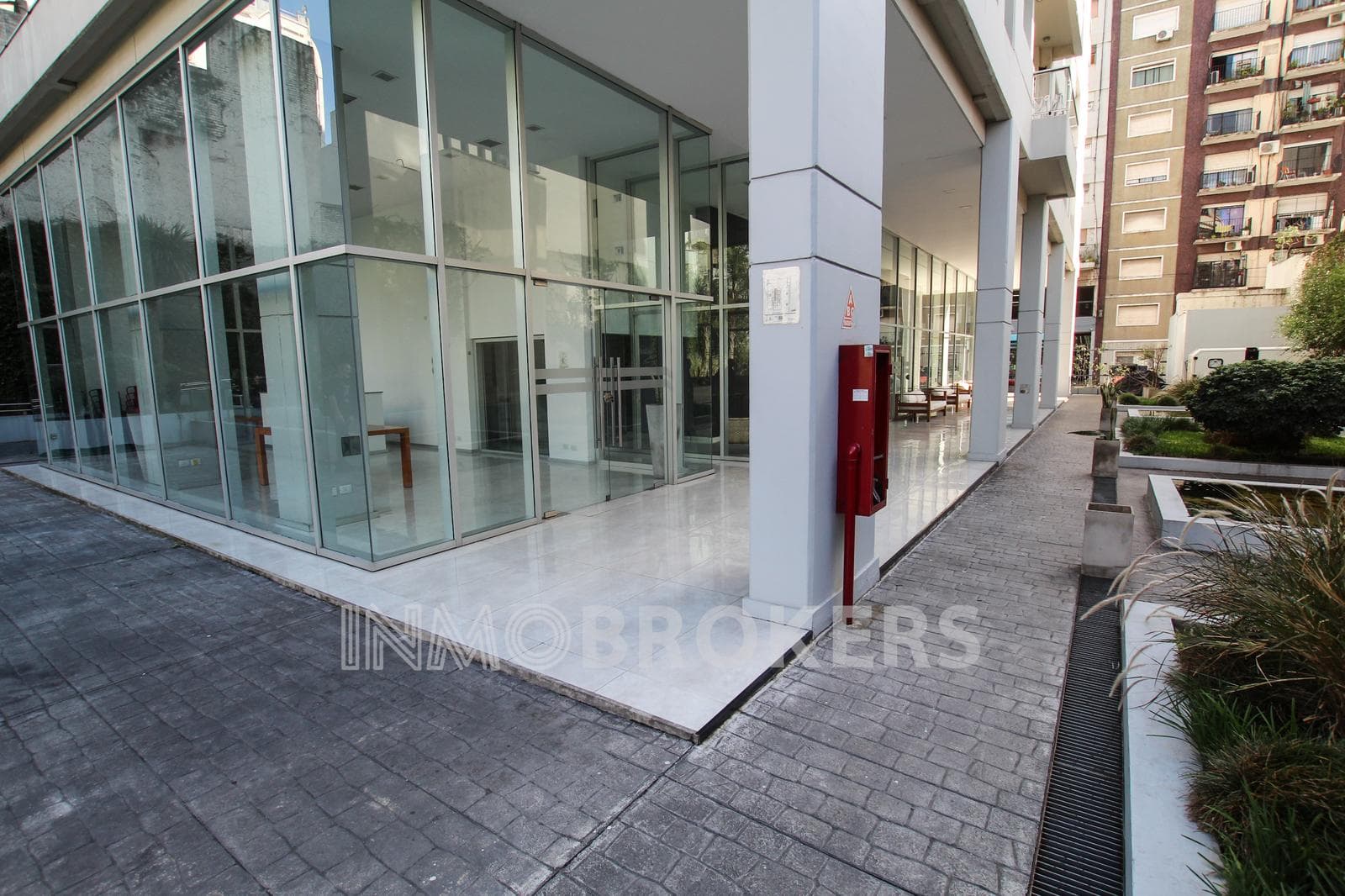 Studio Apartment for Sale in Monserrat with a garage, balcony, amenities, and plenty of natural light!