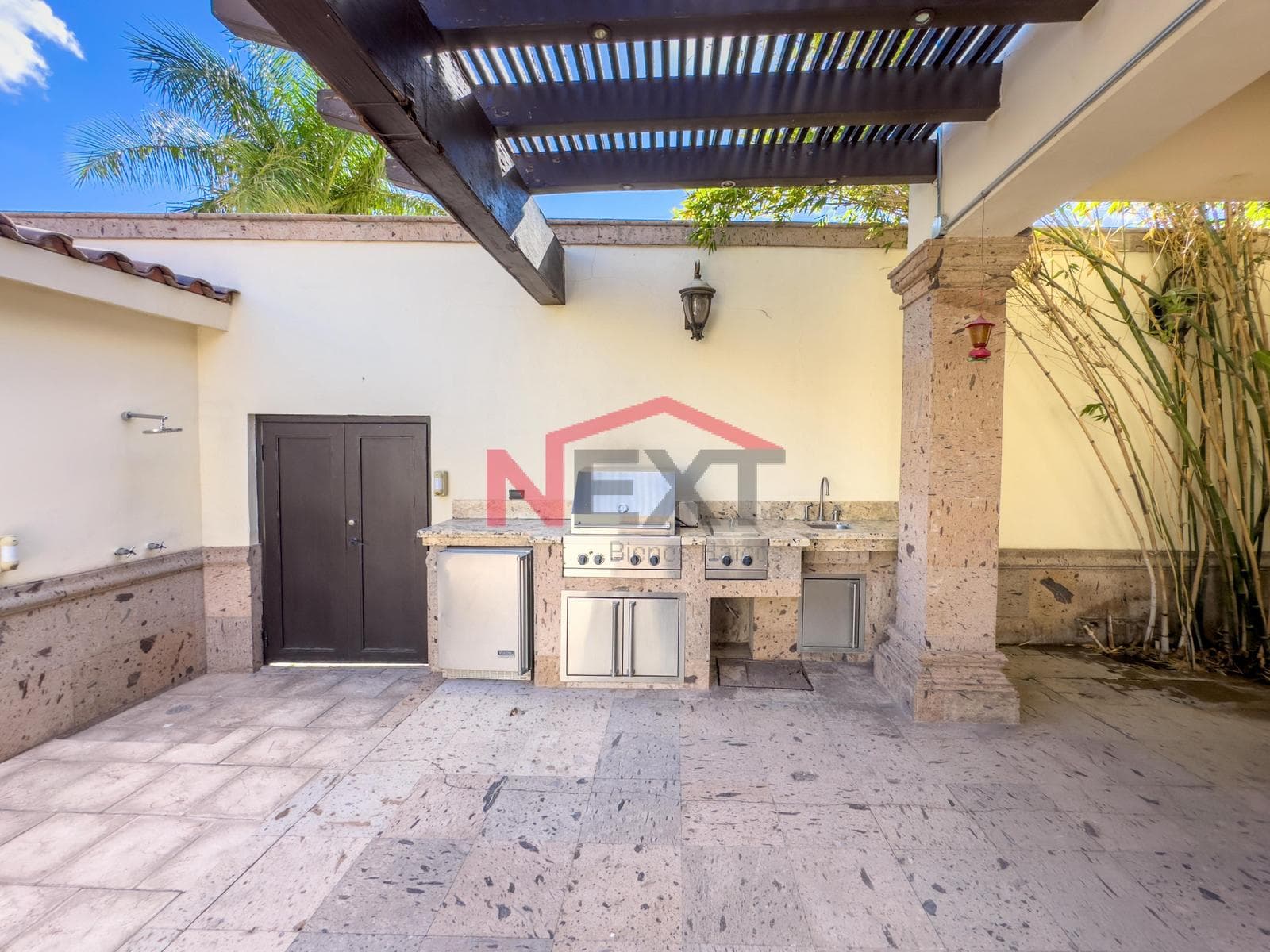 HOUSE FOR SALE IN LORETO RESIDENCIAL