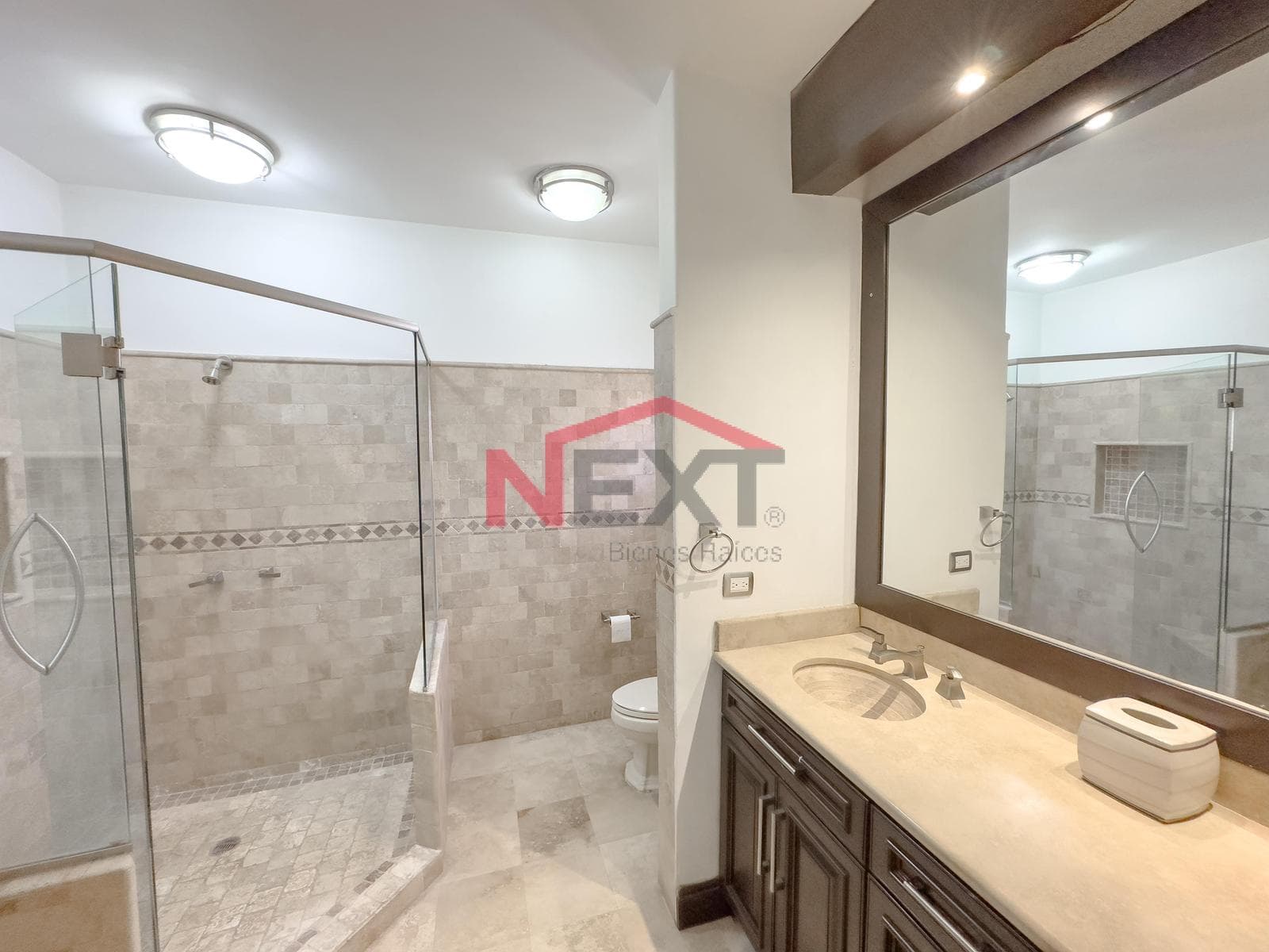 HOUSE FOR SALE IN LORETO RESIDENCIAL