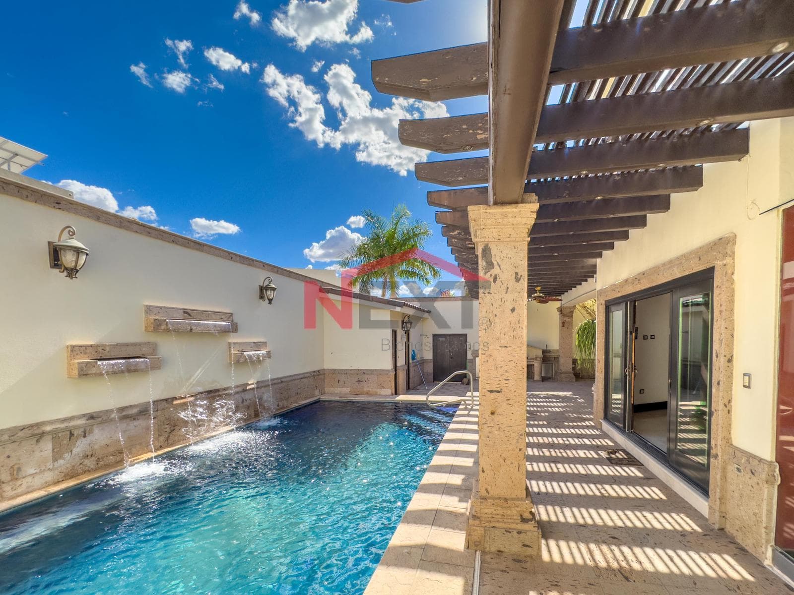 HOUSE FOR SALE IN LORETO RESIDENCIAL