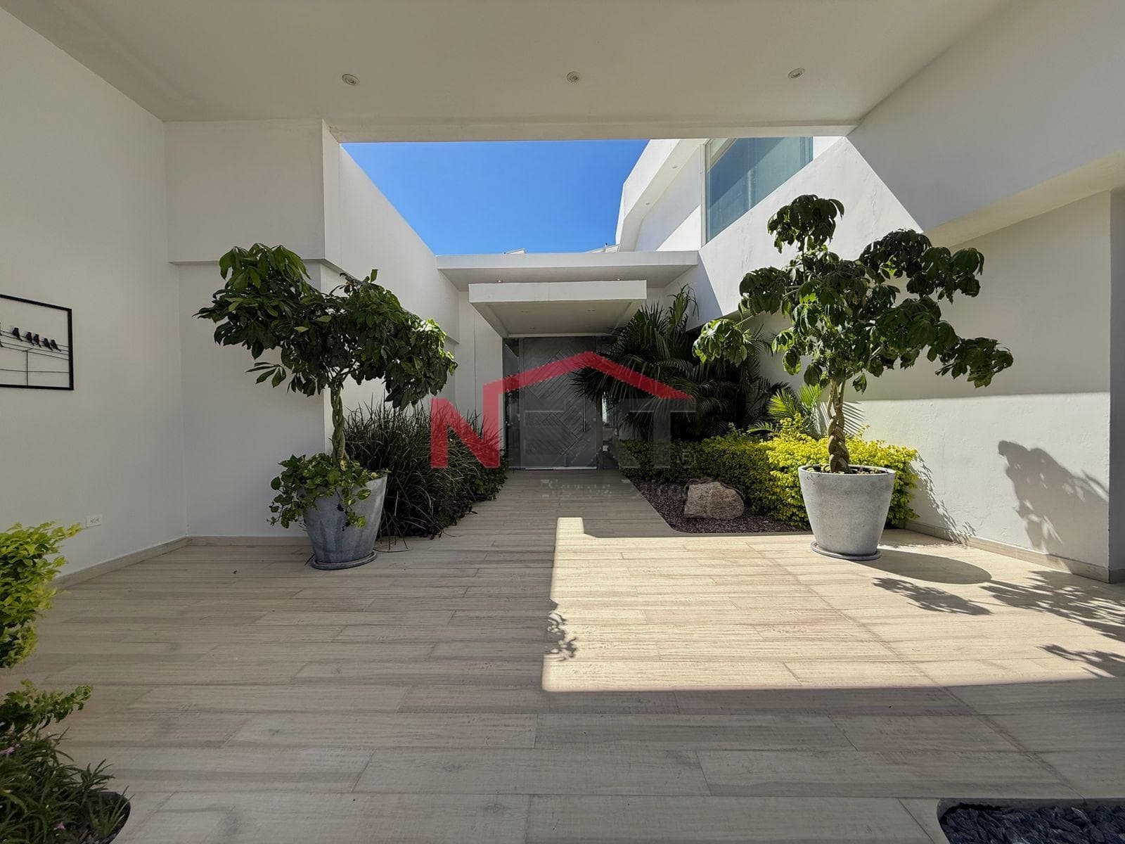 BEACHFRONT HOUSE FOR SALE IN THE PUESTA DEL SOL RESIDENTIAL COMPLEX, SAN CARLOS, SONORA.