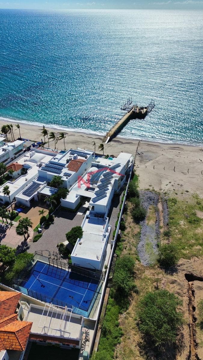 BEACHFRONT HOUSE FOR SALE IN THE PUESTA DEL SOL RESIDENTIAL COMPLEX, SAN CARLOS, SONORA.